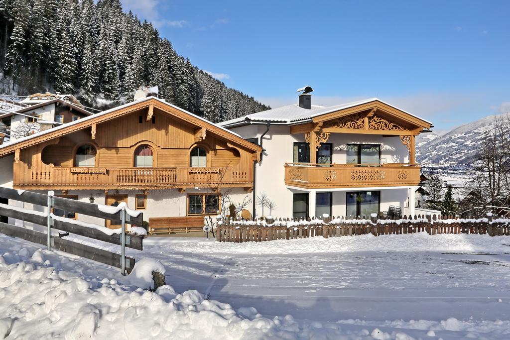 Landhaus & Apartment Taxach Ried im Zillertal Exterior foto